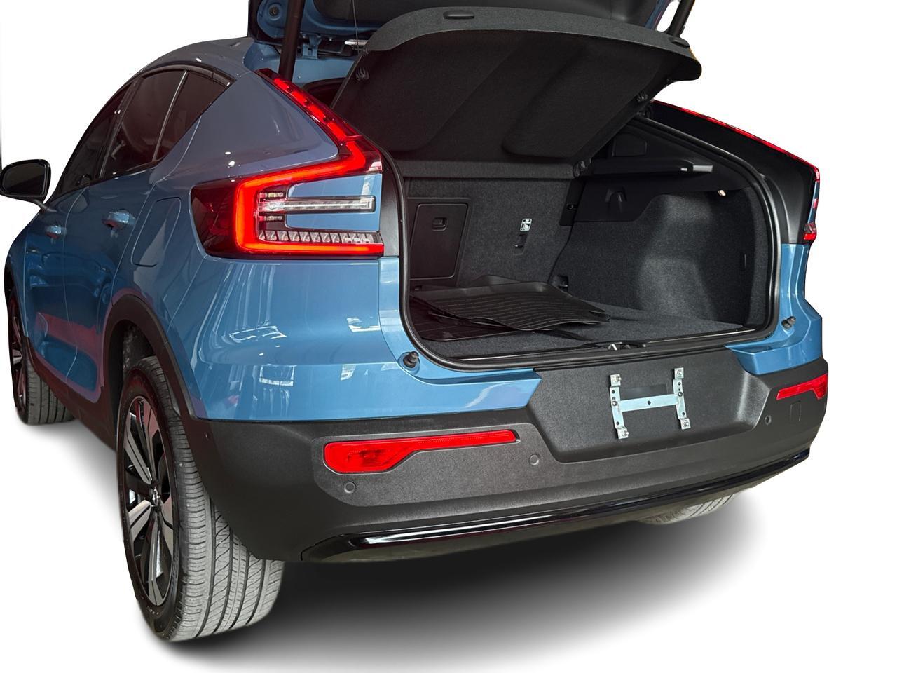 2023 Volvo C40 Recharge Pure Electric Pure Electric Plus Twin eAWD/NO ACCIDENT/CLEAN CARFAX/ONE OWNER Richmond Hill ON