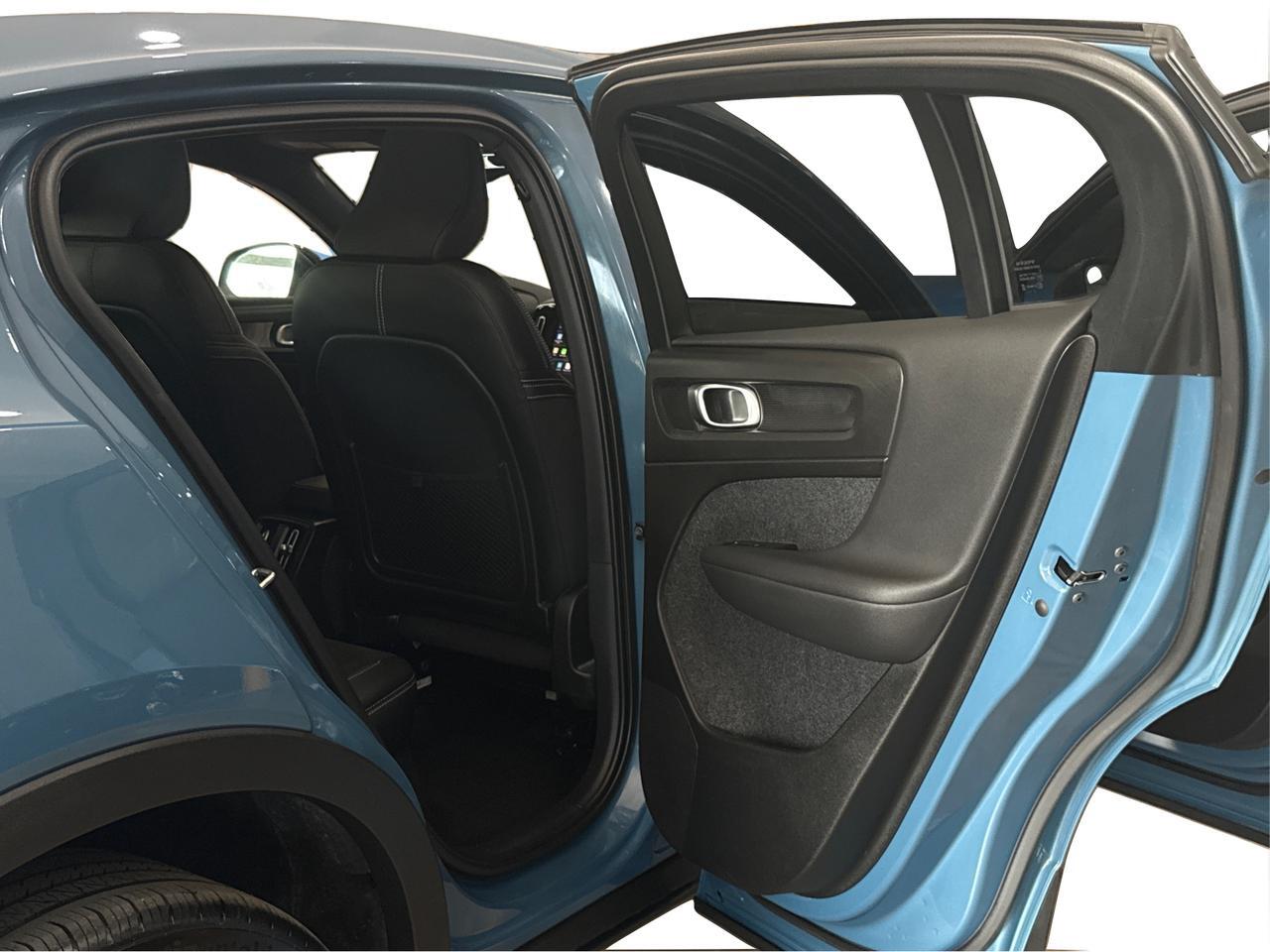 2023 Volvo C40 Recharge Pure Electric Pure Electric Plus Twin eAWD/NO ACCIDENT/CLEAN CARFAX/ONE OWNER Richmond Hill ON
