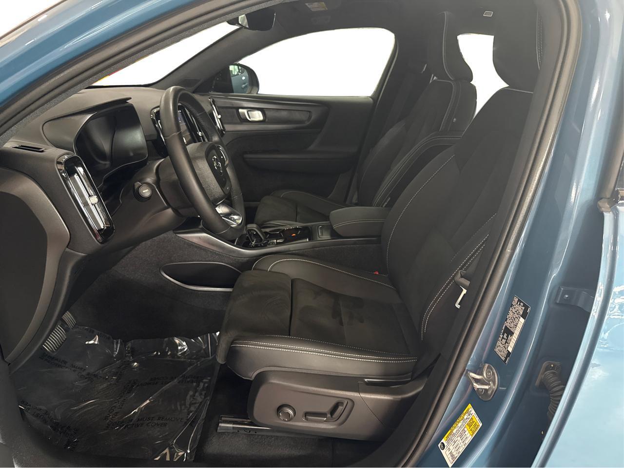 2023 Volvo C40 Recharge Pure Electric Pure Electric Plus Twin eAWD/NO ACCIDENT/CLEAN CARFAX/ONE OWNER Richmond Hill ON