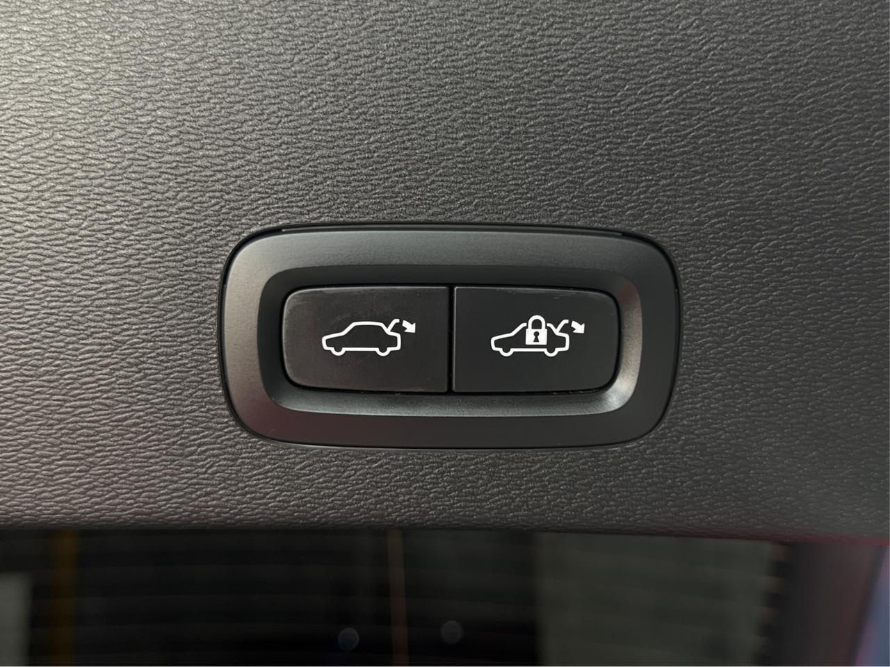2023 Volvo C40 Recharge Pure Electric Pure Electric Plus Twin eAWD/NO ACCIDENT/CLEAN CARFAX/ONE OWNER Richmond Hill ON