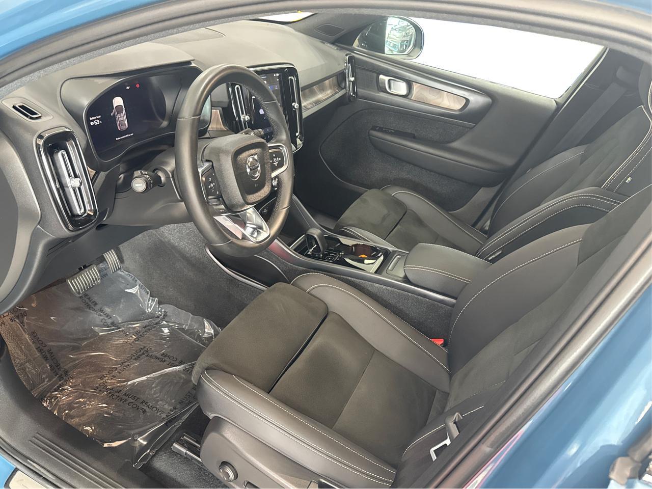 2023 Volvo C40 Recharge Pure Electric Pure Electric Plus Twin eAWD/NO ACCIDENT/CLEAN CARFAX/ONE OWNER Richmond Hill ON