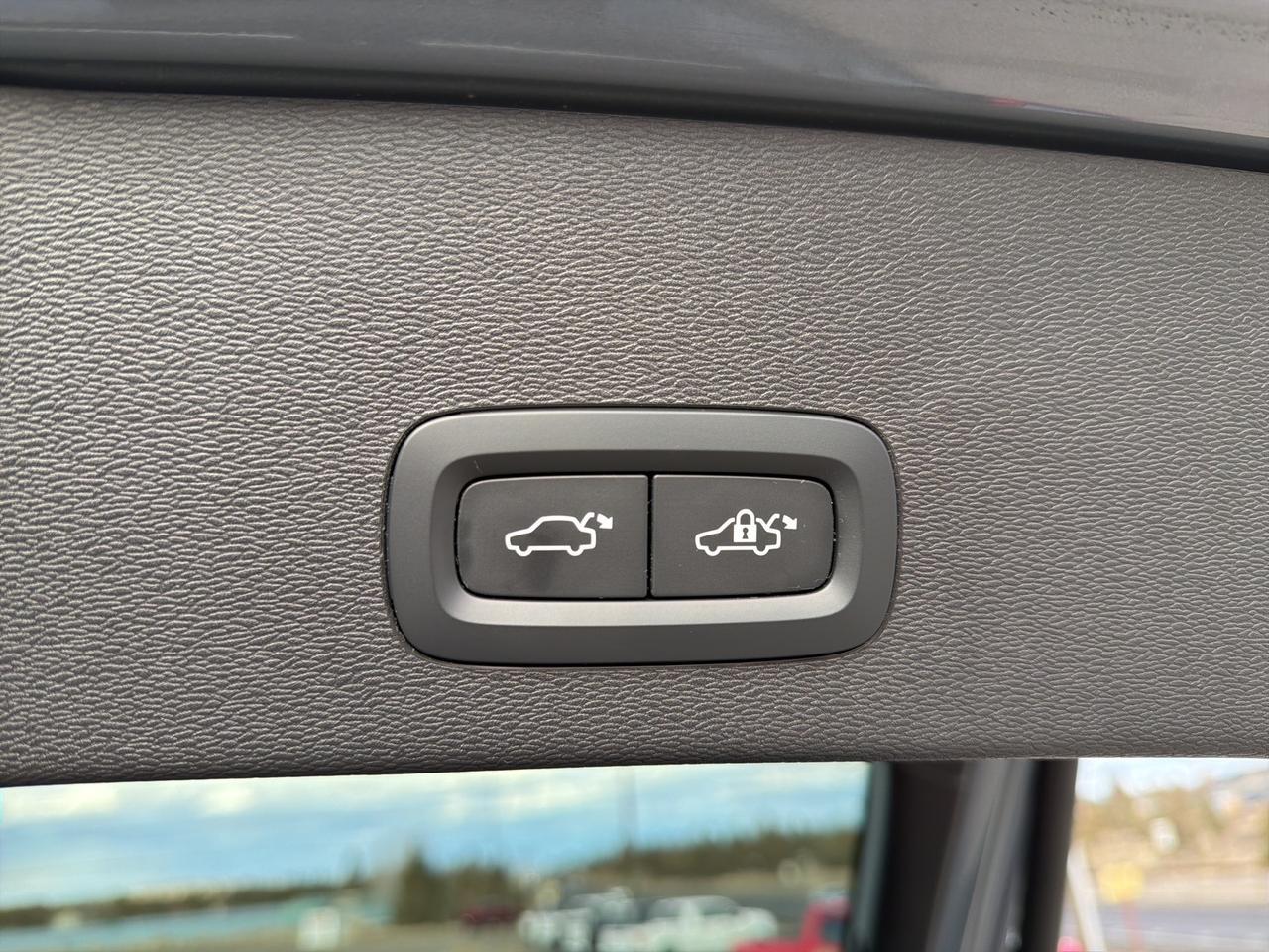 2023 Volvo C40 Recharge Pure Electric Twin Plus Bend OR