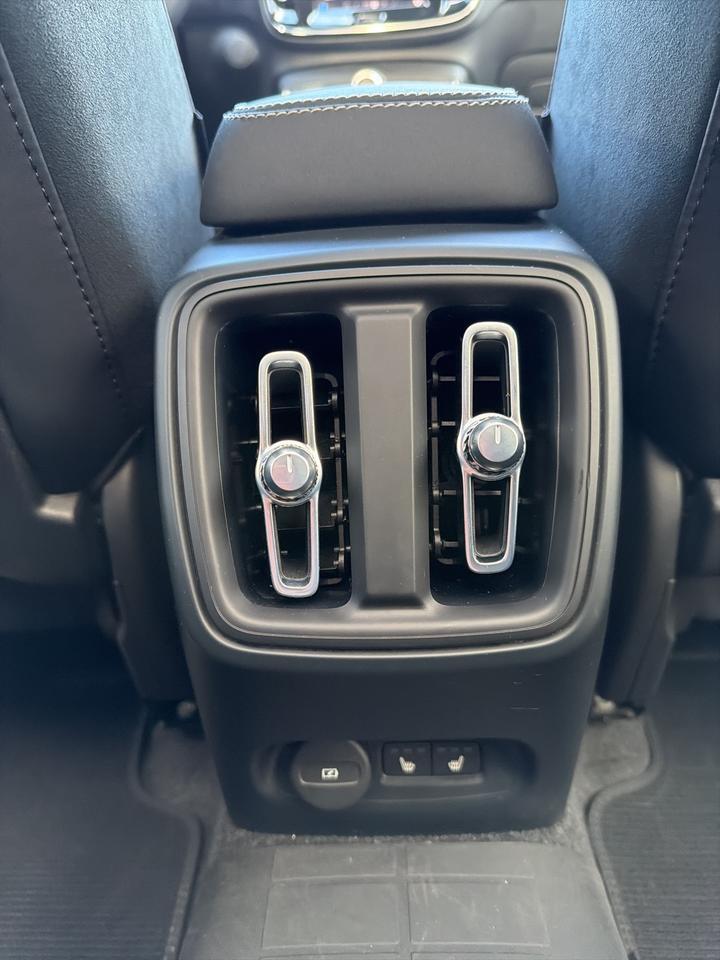 2023 Volvo C40 Recharge Pure Electric Twin Plus Bend OR