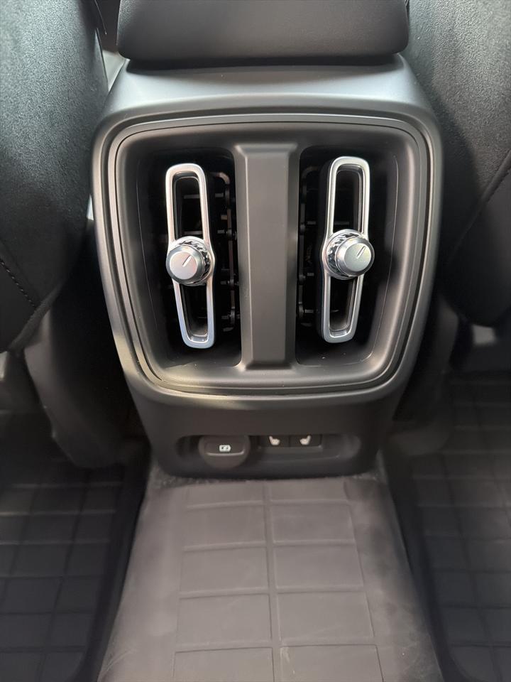 2023 Volvo C40 Recharge Pure Electric Twin Plus Bend OR