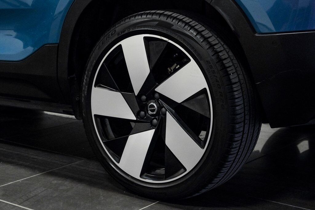 2023 Volvo C40 Recharge Ultimate photo 47