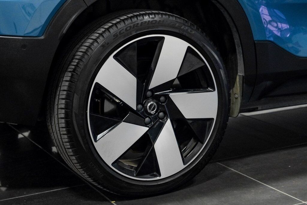 2023 Volvo C40 Recharge Ultimate photo 48