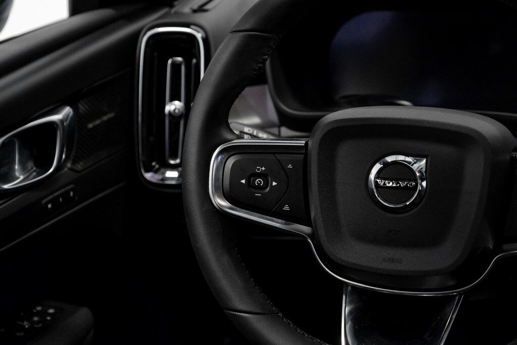 2023 Volvo C40 Recharge Ultimate photo 18