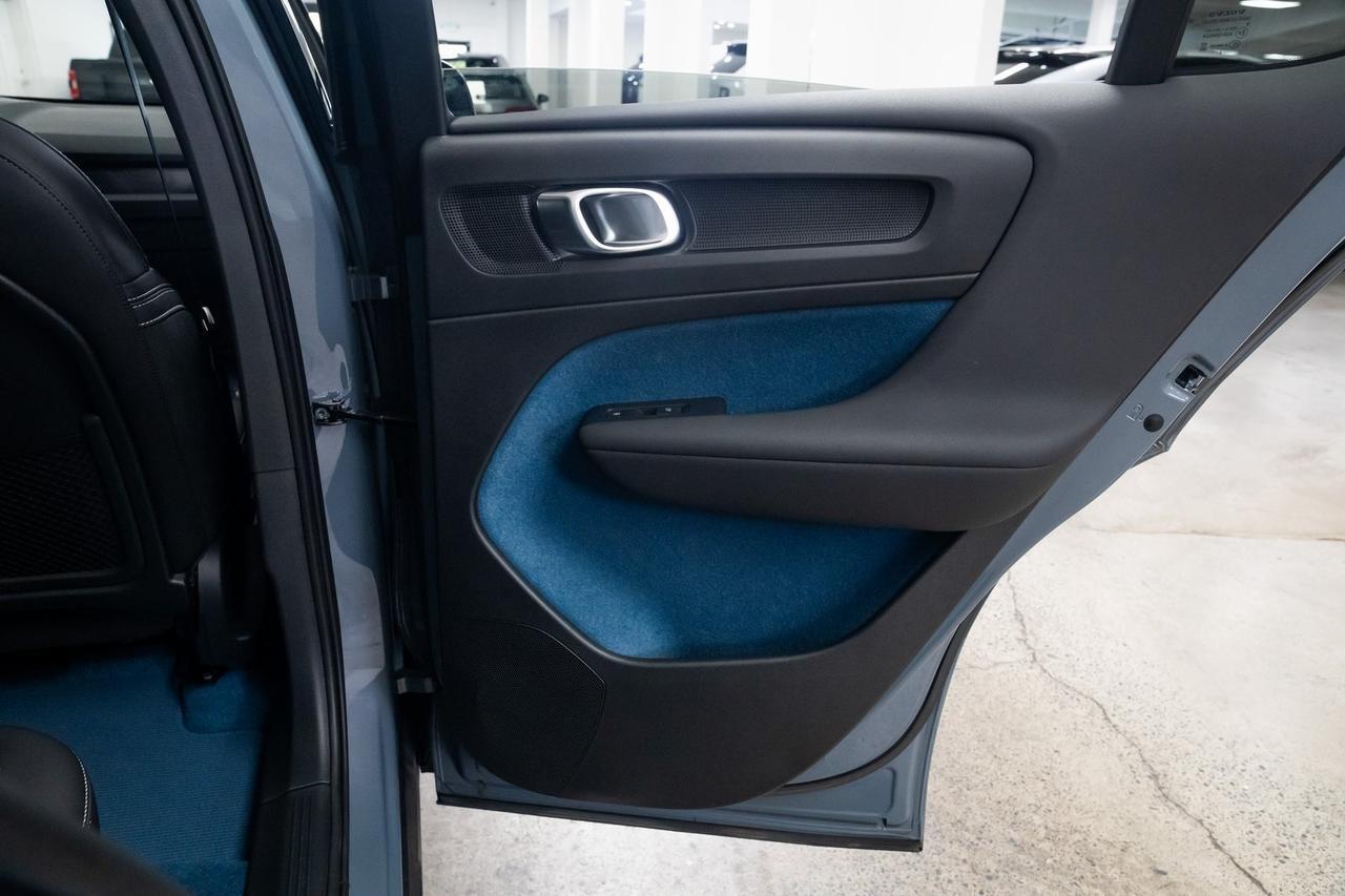 2023 Volvo C40 Recharge Pure Electric Ultimate Heated Seats Haman/Kardon Audio Portland OR