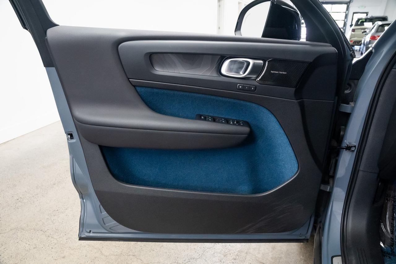 2023 Volvo C40 Recharge Pure Electric Ultimate Heated Seats Haman/Kardon Audio Portland OR