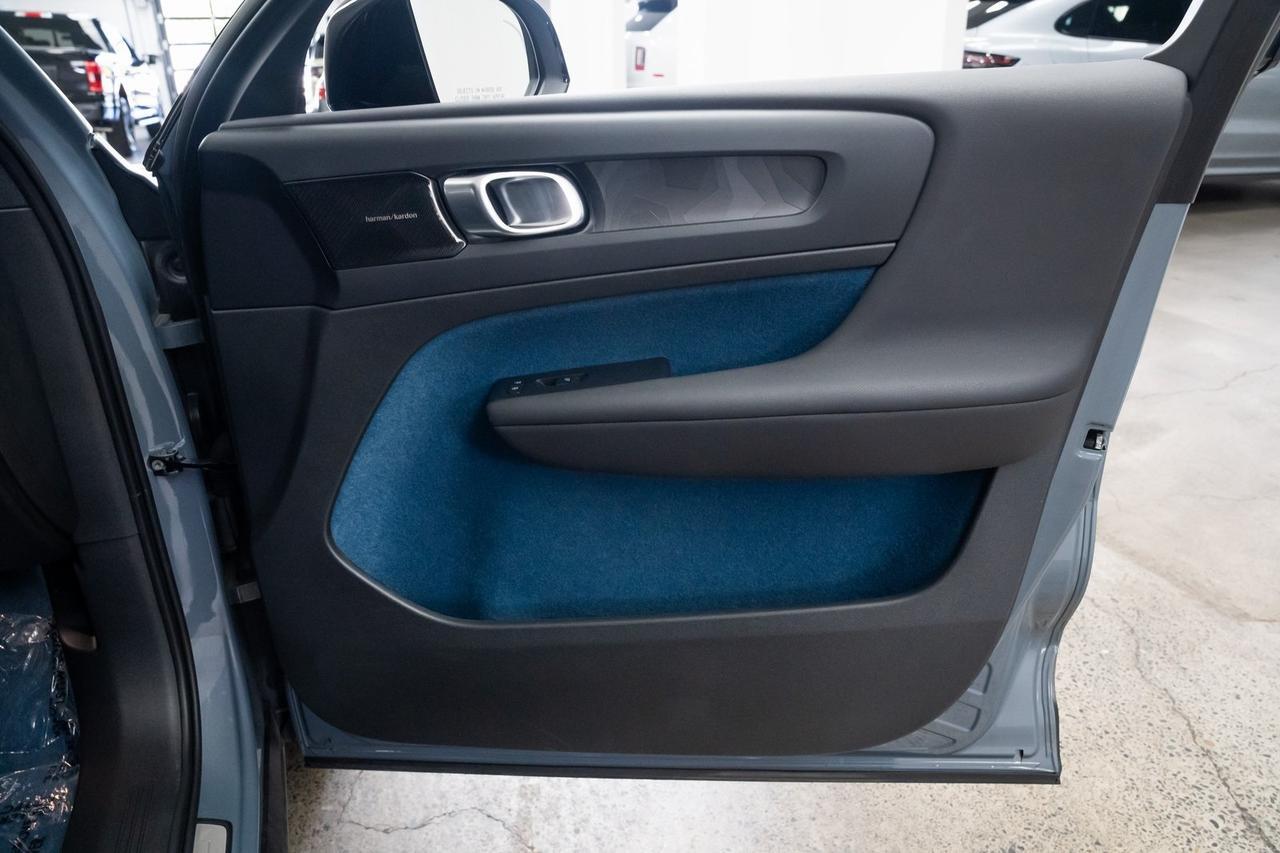 2023 Volvo C40 Recharge Pure Electric Ultimate Heated Seats Haman/Kardon Audio Portland OR