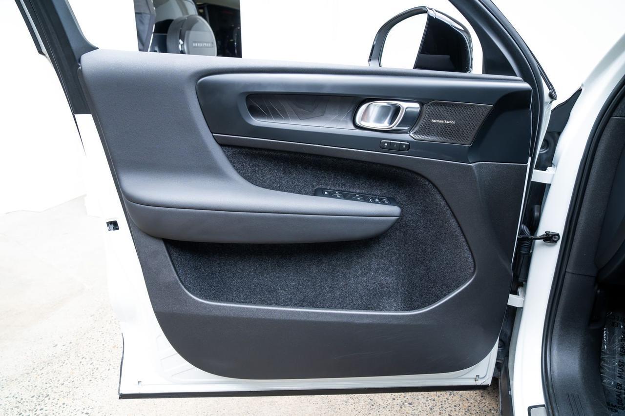 2023 Volvo C40 Recharge Pure Electric Ultimate Pilot Assist Harman Kardon Sound Portland OR