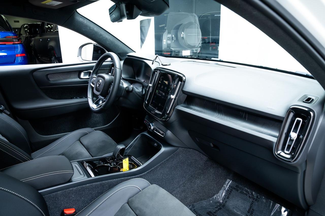 2023 Volvo C40 Recharge Pure Electric Ultimate Pilot Assist Harman Kardon Sound Portland OR