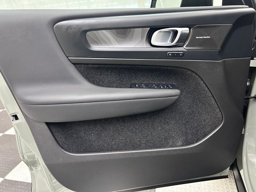 2023 Volvo C40 Recharge Pure Electric Ultimate Portland OR