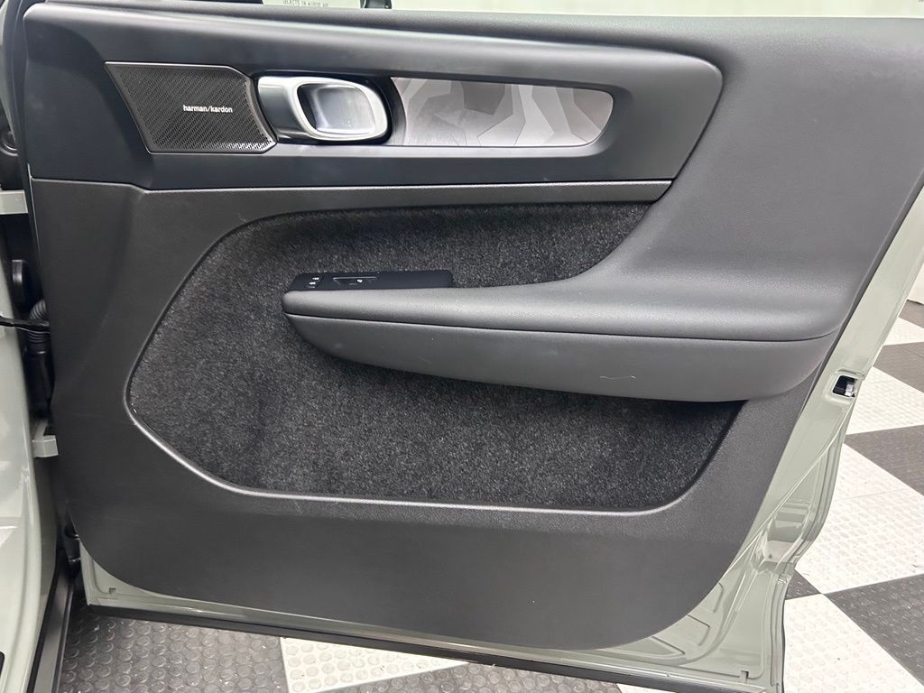 2023 Volvo C40 Recharge Pure Electric Ultimate Portland OR