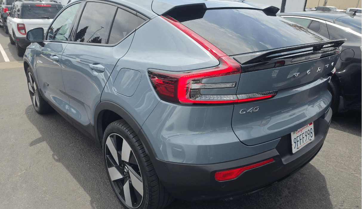 2023 Volvo C40 Recharge Pure Electric Ultimate Bend OR