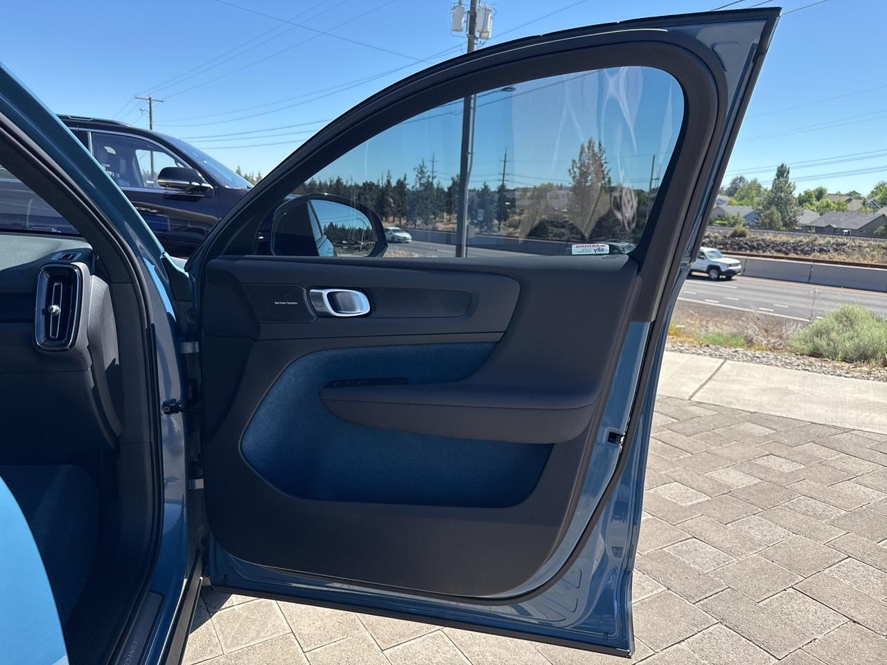 2023 Volvo C40 Recharge Pure Electric Ultimate Bend OR