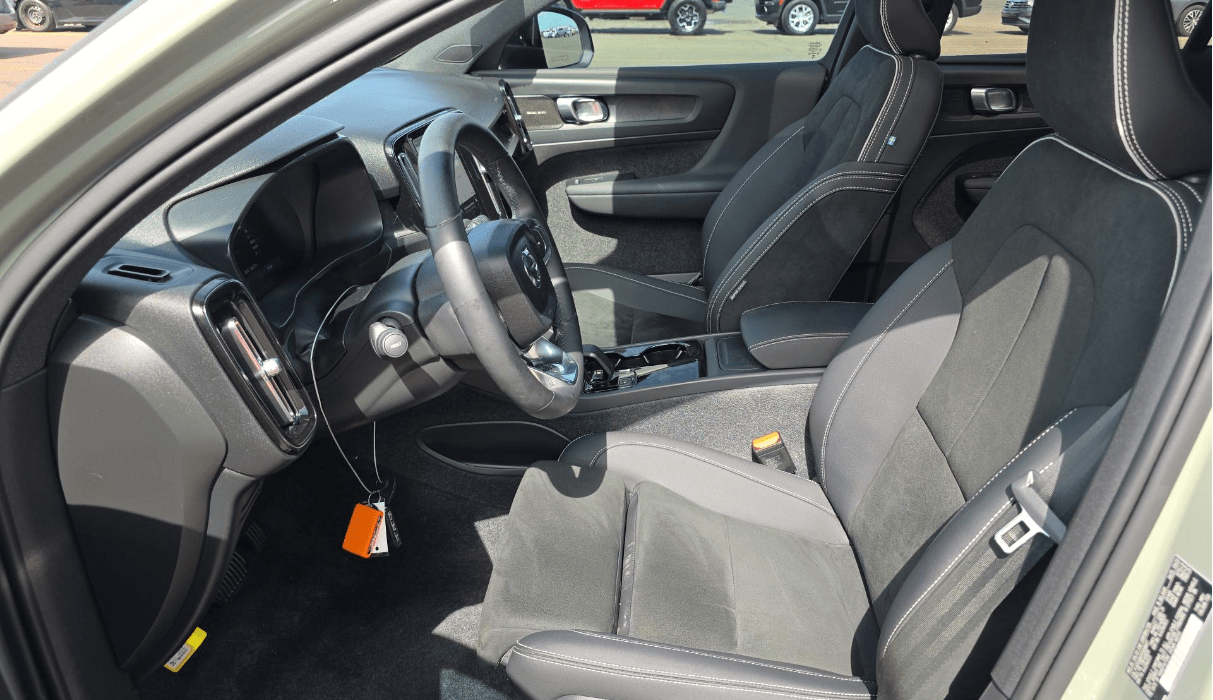 2023 Volvo C40 Recharge Pure Electric Ultimate Bend OR