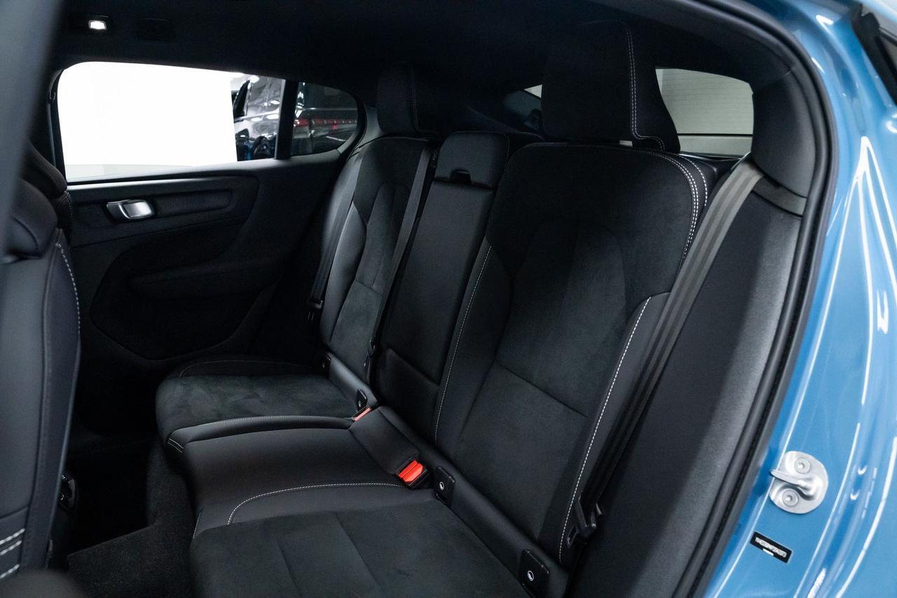 2023 Volvo C40 Recharge Pure Electric Ultimate Surround View Camera Harman Kardon Sound Portland OR