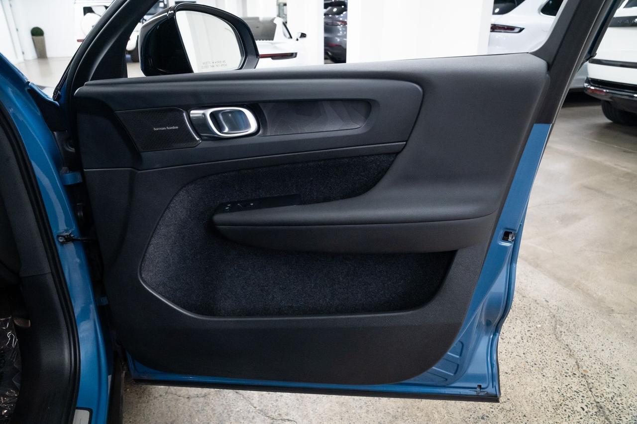 2023 Volvo C40 Recharge Pure Electric Ultimate Surround View Camera Harman Kardon Sound Portland OR