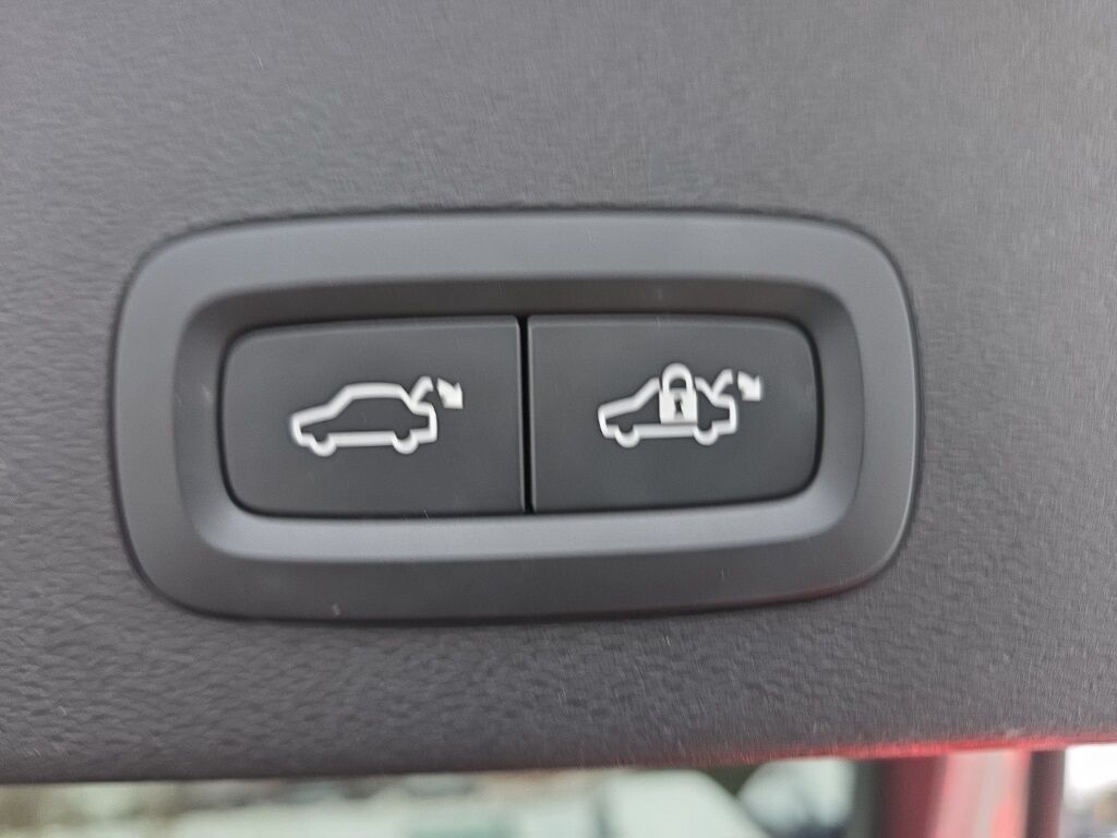 2023 Volvo C40 Recharge Pure Electric Ultimate Hunt Valley MD