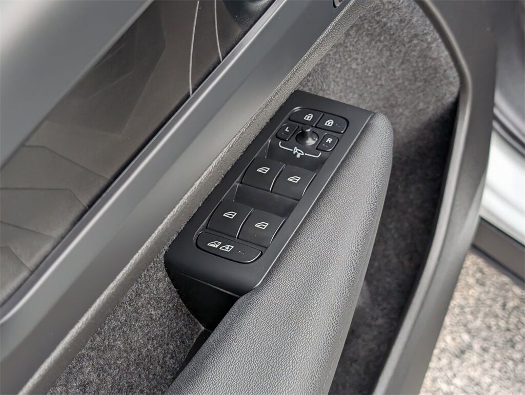 2023 Volvo C40 Recharge Pure Electric Ultimate Hunt Valley MD