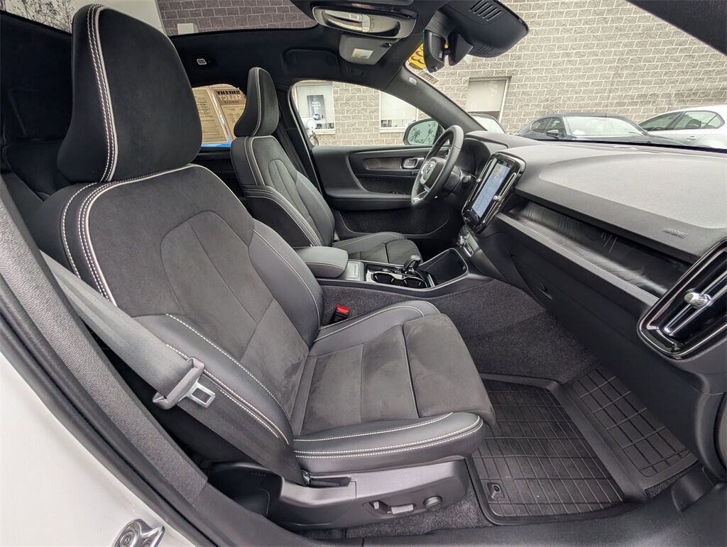 2023 Volvo C40 Recharge Pure Electric Ultimate Hunt Valley MD