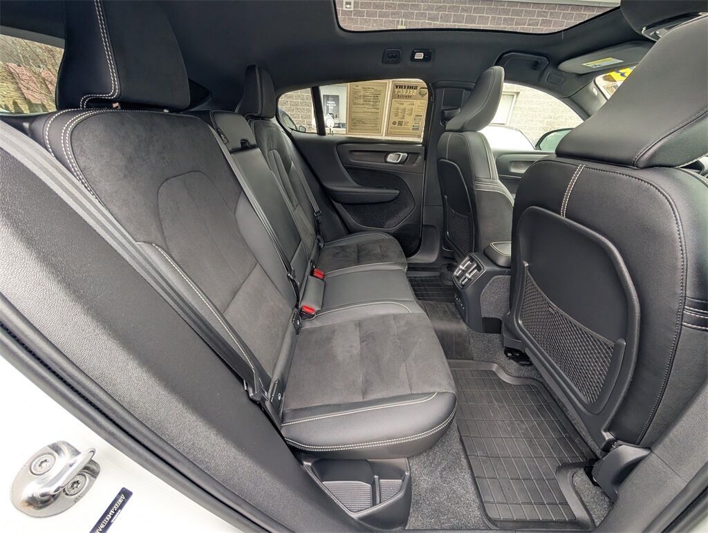 2023 Volvo C40 Recharge Pure Electric Ultimate Hunt Valley MD