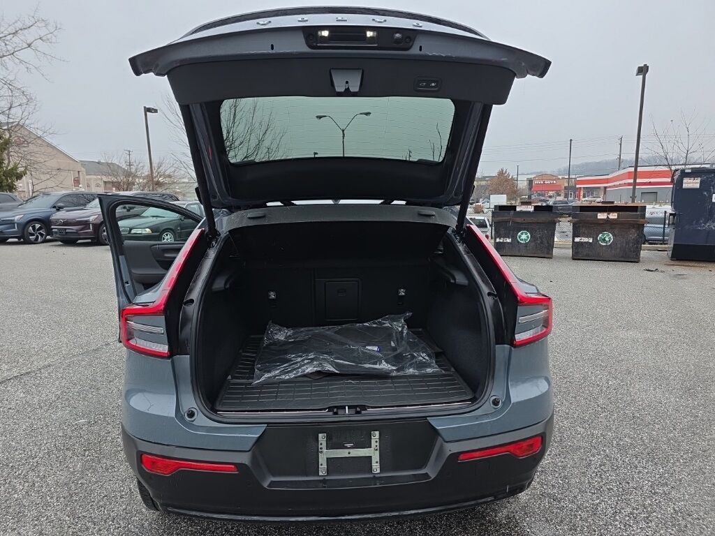 2023 Volvo C40 Recharge Pure Electric Ultimate Hunt Valley MD