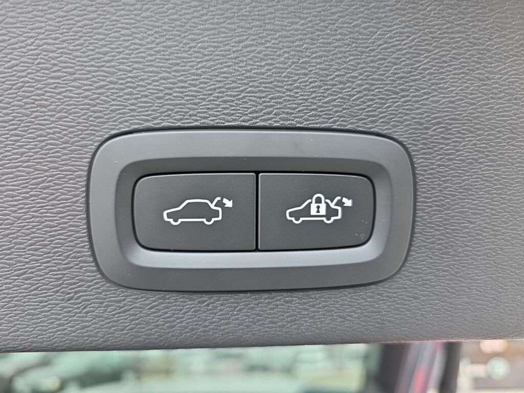 2023 Volvo C40 Recharge Pure Electric Ultimate Hunt Valley MD