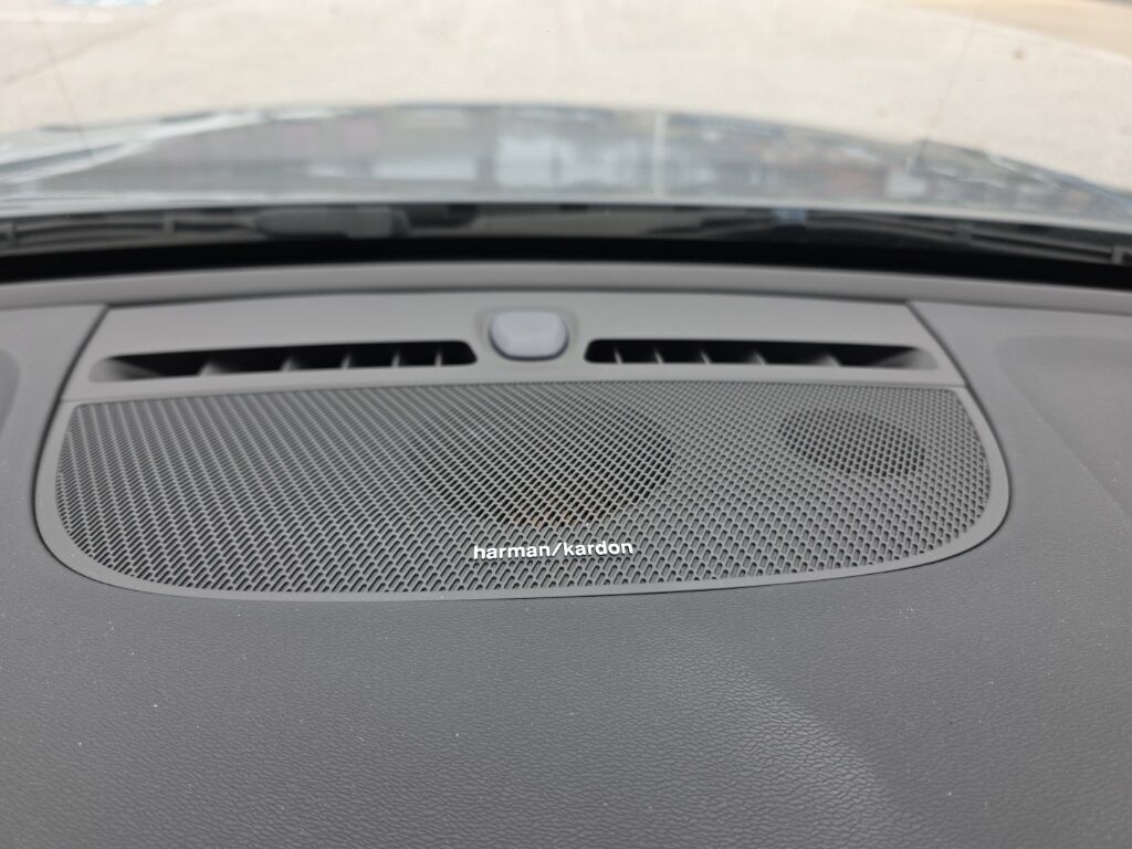 2023 Volvo C40 Recharge Pure Electric Ultimate Hunt Valley MD