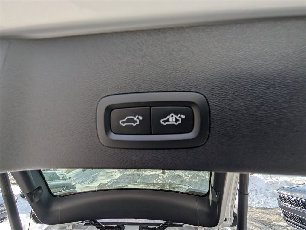 2023 Volvo C40 Recharge Pure Electric Ultimate Hunt Valley MD