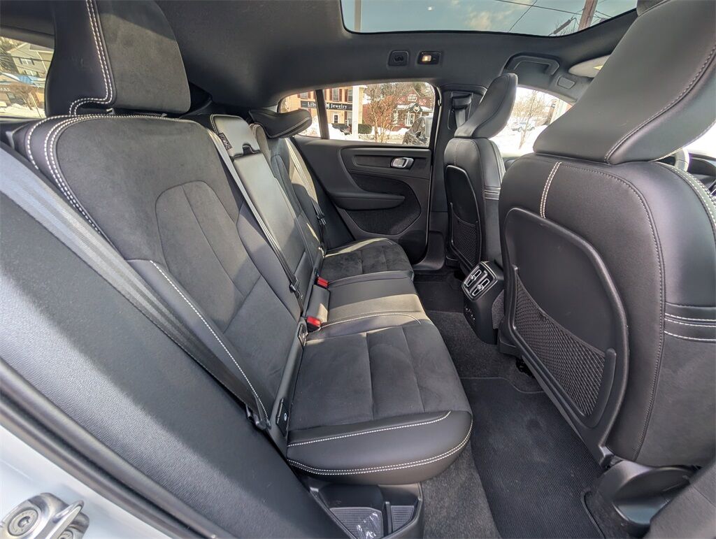 2023 Volvo C40 Recharge Pure Electric Ultimate Hunt Valley MD