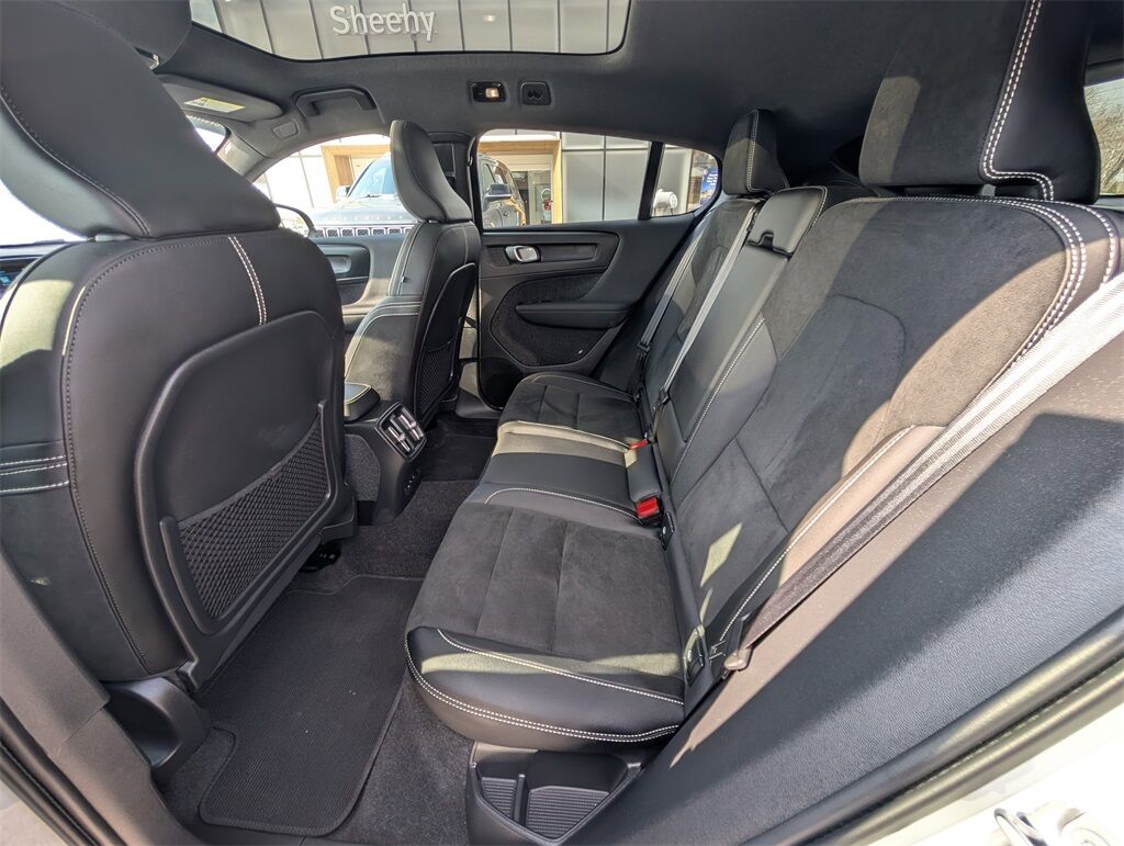 2023 Volvo C40 Recharge Pure Electric Ultimate Hunt Valley MD