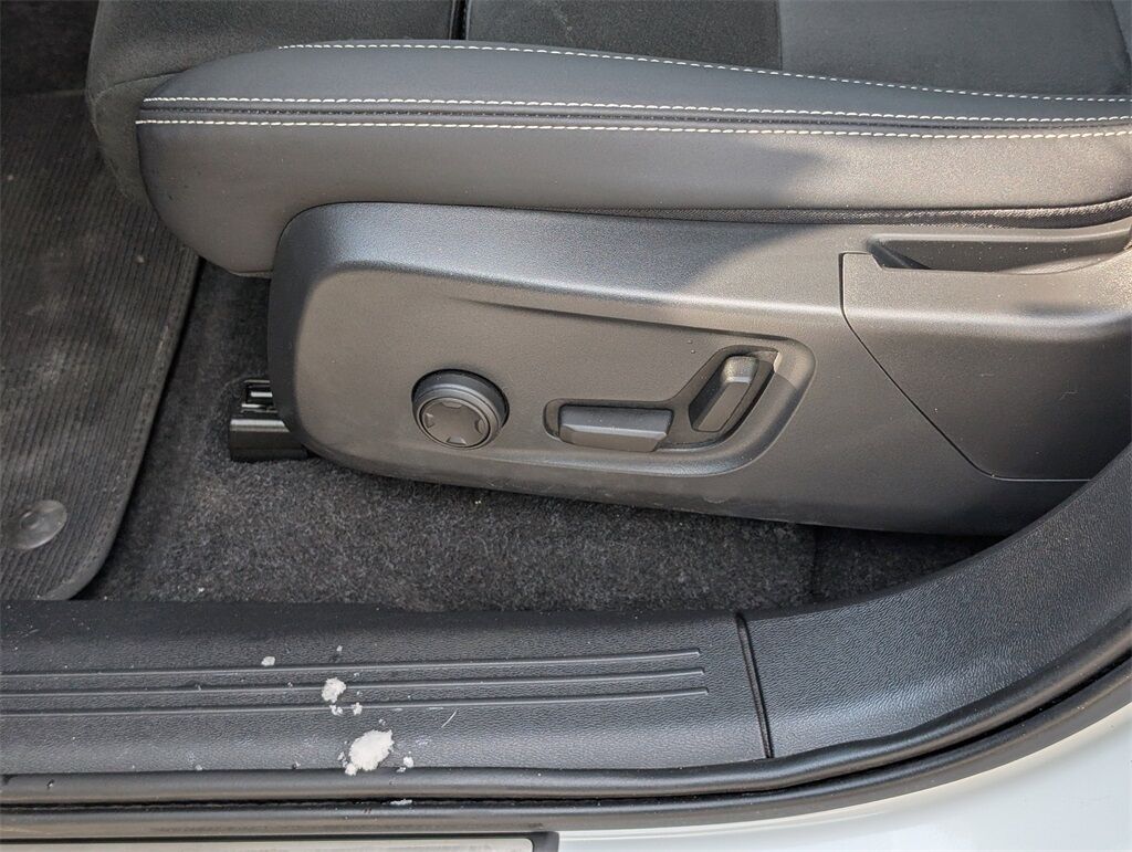 2023 Volvo C40 Recharge Pure Electric Ultimate Hunt Valley MD