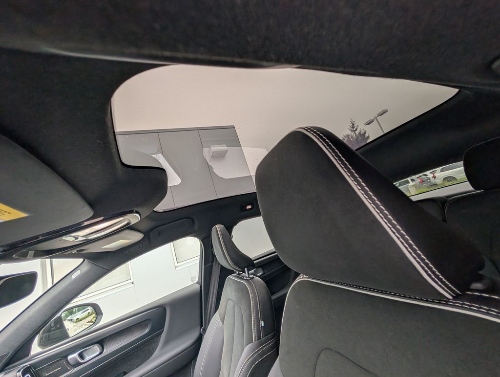 2023 Volvo C40 Recharge Pure Electric Ultimate Hunt Valley MD