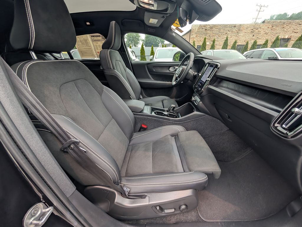 2023 Volvo C40 Recharge Pure Electric Ultimate Hunt Valley MD