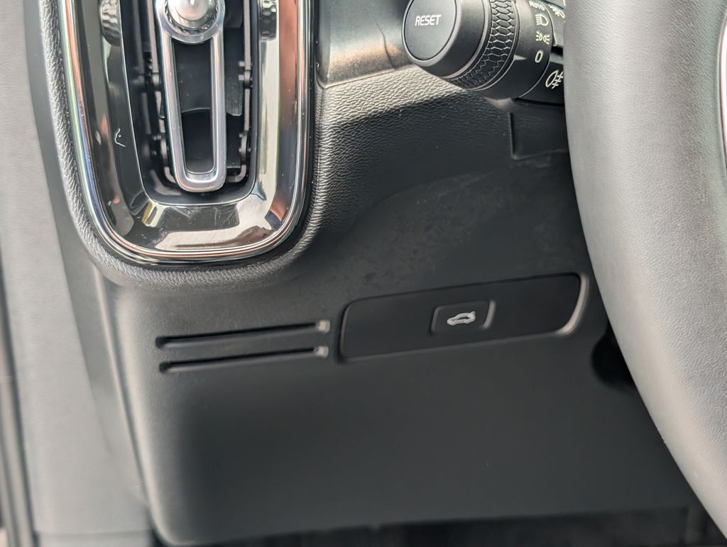 2023 Volvo C40 Recharge Pure Electric Ultimate Hunt Valley MD