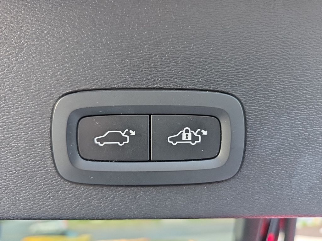 2023 Volvo C40 Recharge Pure Electric Ultimate Hunt Valley MD