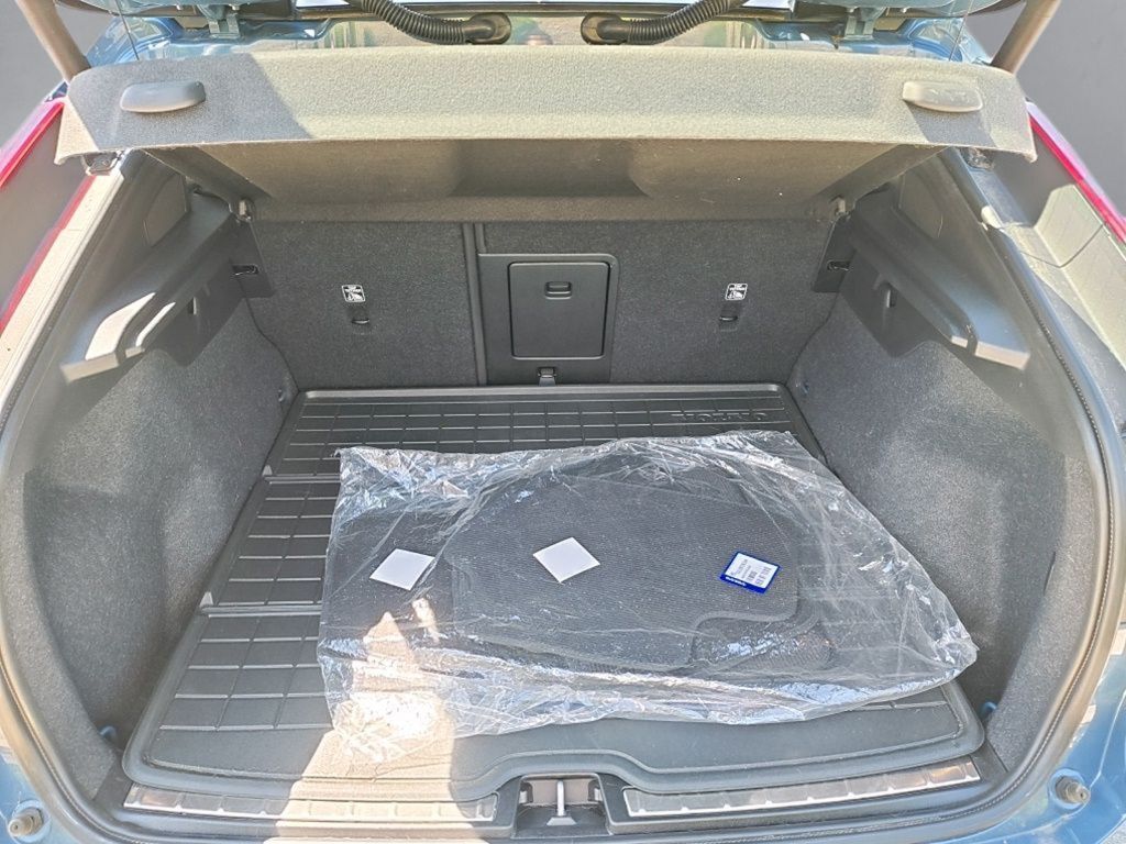 2023 Volvo C40 Recharge Pure Electric Ultimate Hunt Valley MD