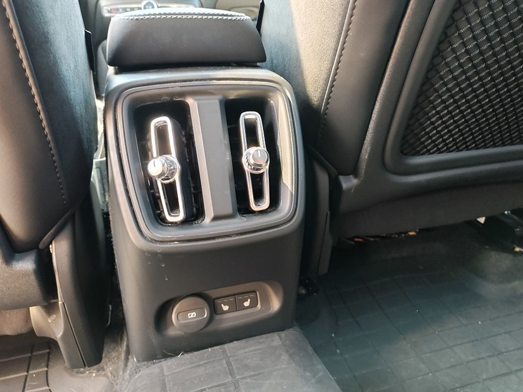 2023 Volvo C40 Recharge Pure Electric Ultimate Hunt Valley MD