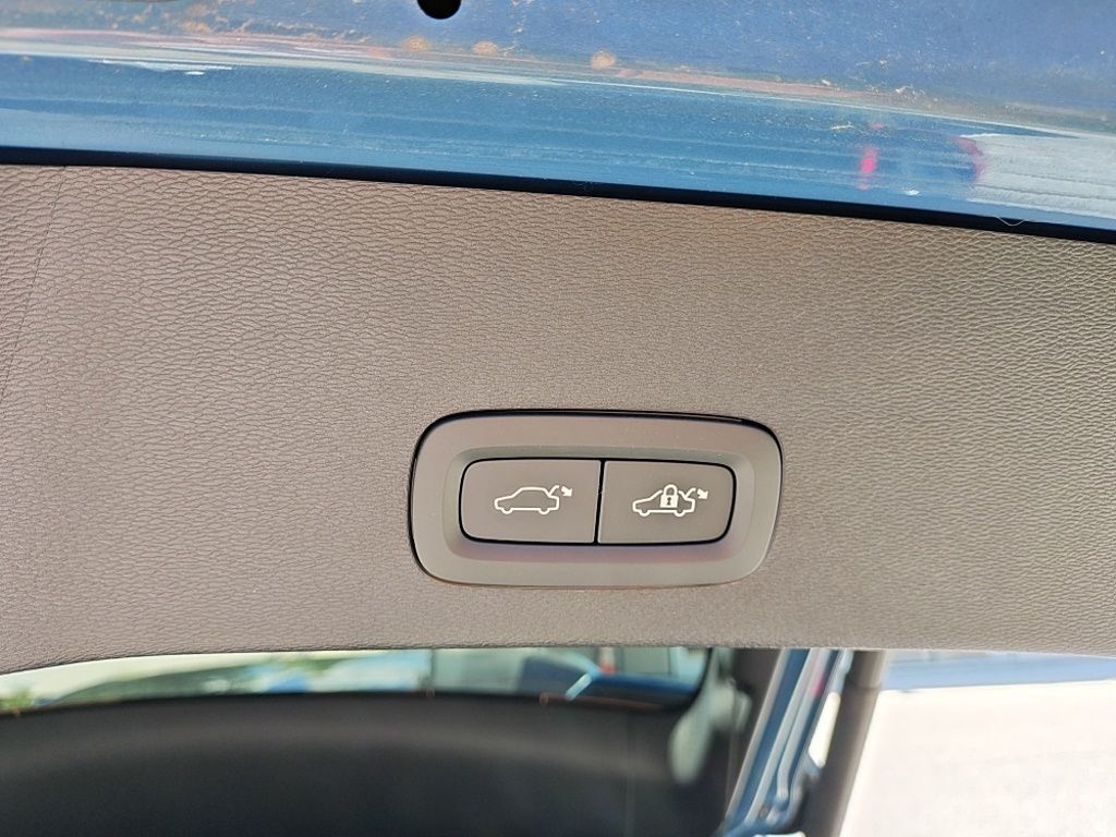 2023 Volvo C40 Recharge Pure Electric Ultimate Hunt Valley MD