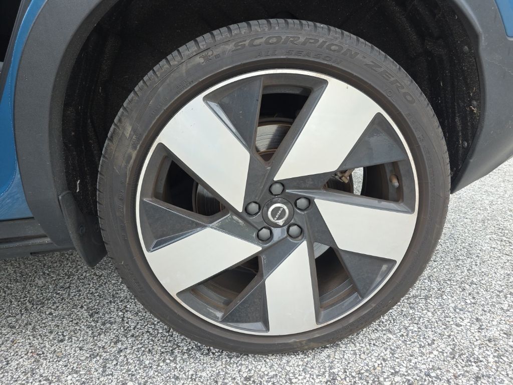 2023 Volvo C40 Recharge Pure Electric Ultimate Hunt Valley MD