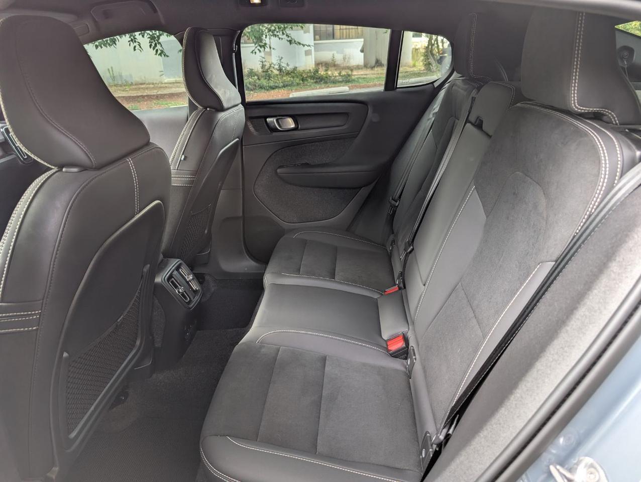 2023 Volvo C40 Recharge Twin-Engine ULTIMATE w/Harman Hardon, Pilot Assist, 360 Cam, 4 Heated Seats & Wheel Portland OR