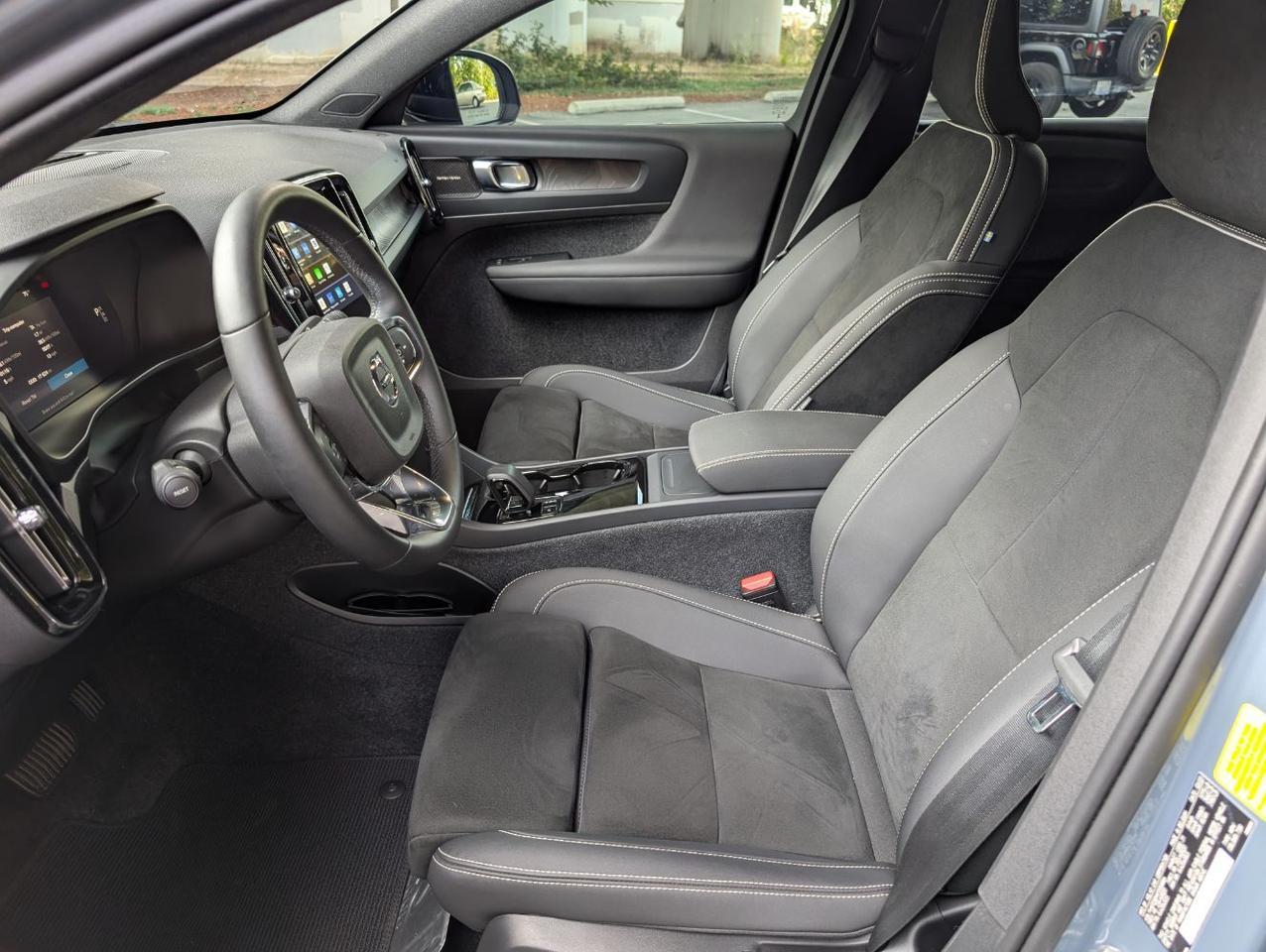 2023 Volvo C40 Recharge Twin-Engine ULTIMATE w/Harman Hardon, Pilot Assist, 360 Cam, 4 Heated Seats & Wheel Portland OR