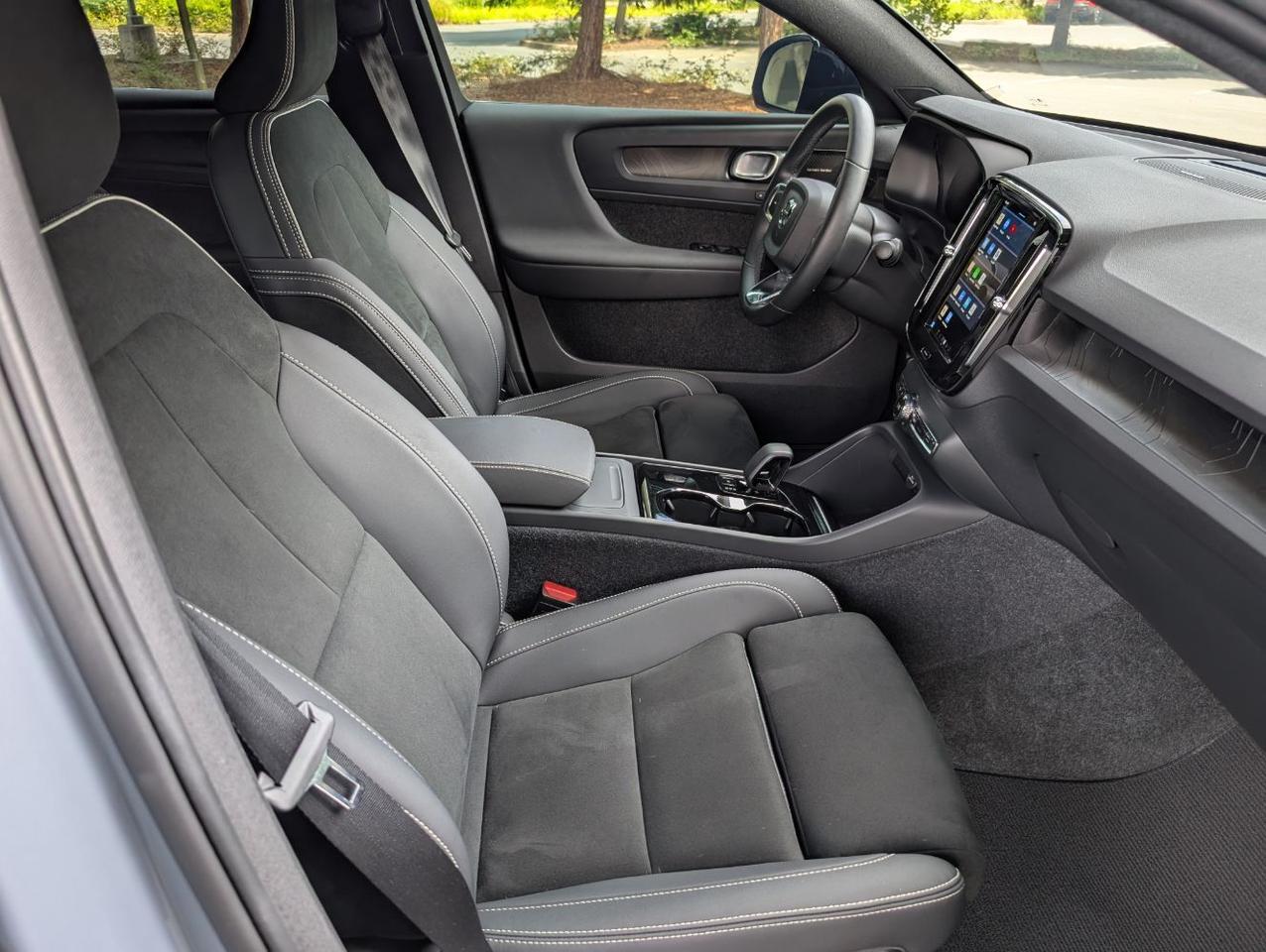 2023 Volvo C40 Recharge Twin-Engine ULTIMATE w/Harman Hardon, Pilot Assist, 360 Cam, 4 Heated Seats & Wheel Portland OR