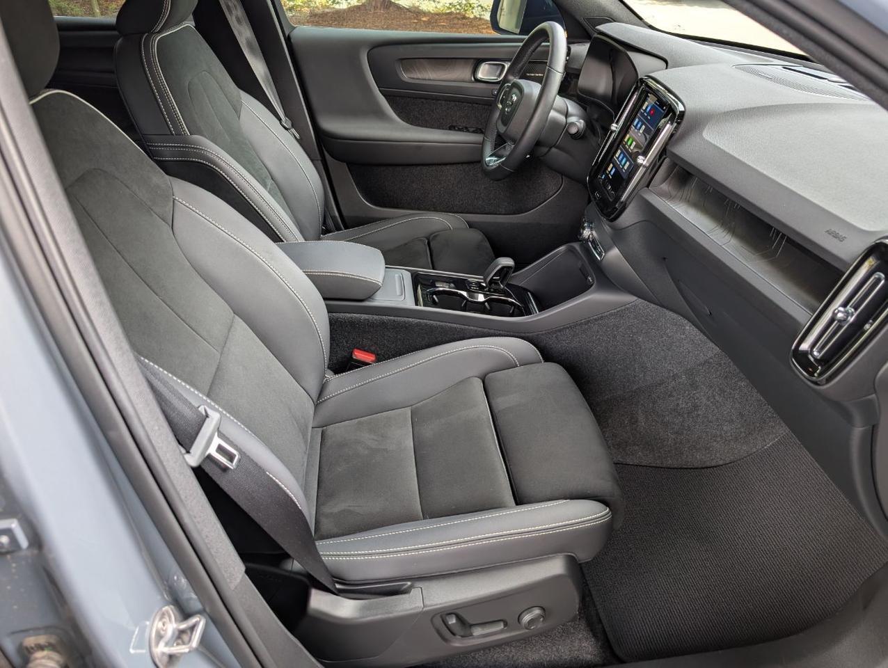 2023 Volvo C40 Recharge Twin-Engine ULTIMATE w/Harman Hardon, Pilot Assist, 360 Cam, 4 Heated Seats & Wheel Portland OR