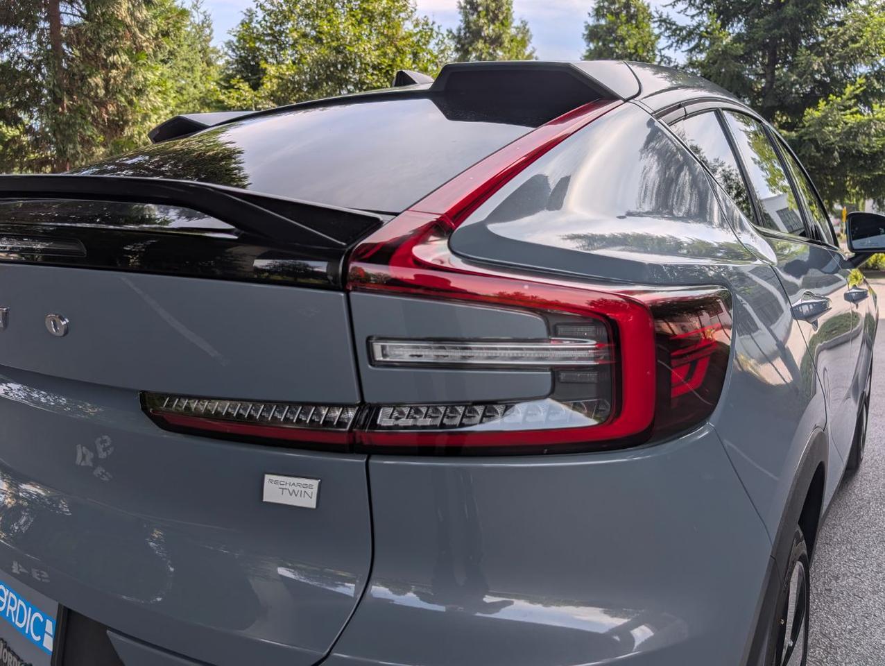 2023 Volvo C40 Recharge Twin-Engine ULTIMATE w/Harman Hardon, Pilot Assist, 360 Cam, 4 Heated Seats & Wheel Portland OR