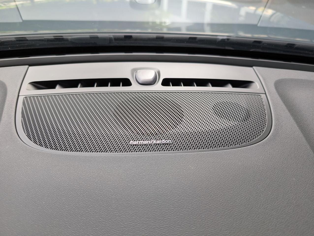 2023 Volvo C40 Recharge Twin-Engine ULTIMATE w/Harman Hardon, Pilot Assist, 360 Cam, 4 Heated Seats & Wheel Portland OR