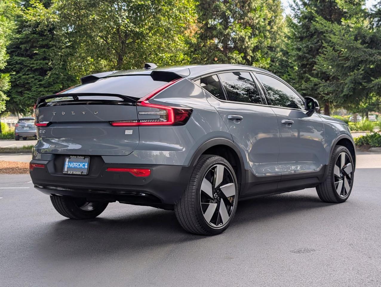 2023 Volvo C40 Recharge Twin-Engine ULTIMATE w/Harman Hardon, Pilot Assist, 360 Cam, 4 Heated Seats & Wheel Portland OR