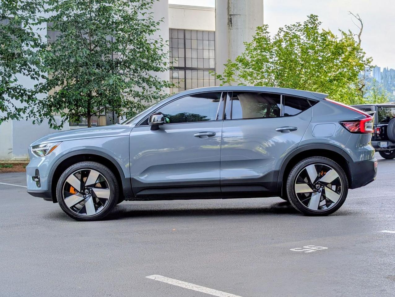 2023 Volvo C40 Recharge Twin-Engine ULTIMATE w/Harman Hardon, Pilot Assist, 360 Cam, 4 Heated Seats & Wheel Portland OR